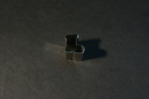 Csizma mini linzer közép kiszúró 1,5 cm