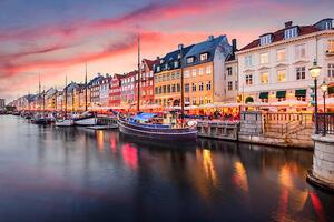 Fotográfia Copenhagen, Denmark at Nyhavn Canal, SeanPavonePhoto