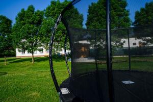 G21 SpaceJump trambulin védőhalóval, 305 cm, ajándék létrával, fekete színben