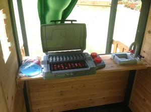 Woodlit Piknik kompakt Játszótér csúszdával, 3 hintával és piknik