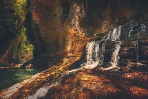 Nem szőtt fotótapéta martvili-kanyon 375 x 250 cm