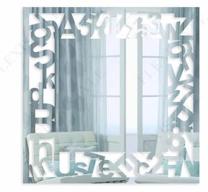 Négyzet alakú dekoratív fali tükör betűkkel