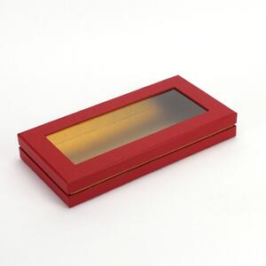 Lapos tégla papírdoboz arany belsővel piros