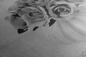 Kép rózsa vázában fekete fehérben