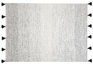 Fekete Fehér Szőtt Szőnyeg Bojtokkal 140 x 200 cm GEMLIK