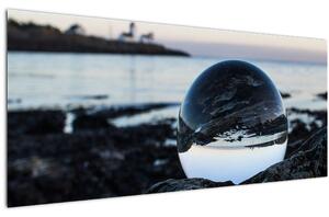 Egy üveggömb képe a sziklán (120x50 cm)