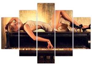 Kép - nő a zongoránál (150x105 cm)