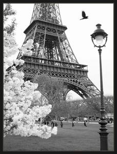 Eiffel lábánál - keretezett vászonkép