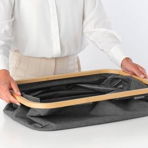 BRABANTIA Foldable Laundry Basket összehajtható szennyestartó kosár. bambusz peremmel. 40L kapacitás. borsfekete - 232725