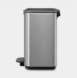 Brabantia Bo Pedal Bin pedálos hulladékgyűjtő szagmentesen záródó Soft-Close fedél, karcsú, négyzetes forma, műanyag tartály, 4L - A méret, acél, selyem ujjlenyomatmentes - 237843