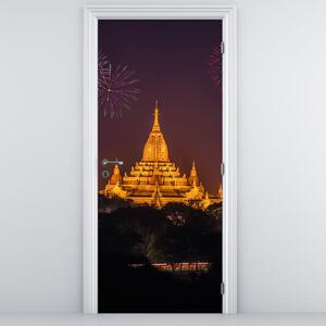 Fotótapéta ajtóra - Tűzijáték Ázsiában (95x205cm)