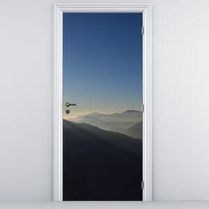 Fotótapéta ajtóra - A hegycsúcsok felett (95x205cm)