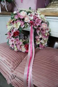 Rózsaszín ajtókopogtató koszorú Romantik 42cm