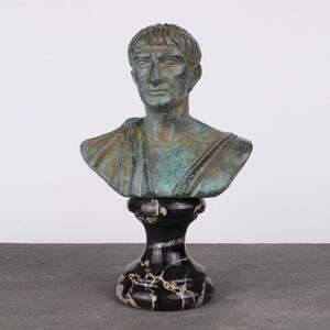 Traianus Mellszobor (Bronz) kis miniszobor zöld múzeum
