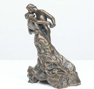A keringő szobor (kicsi, La Valse szobor Claudel műve) romantikus