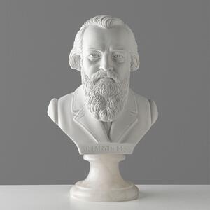 Johannes Brahms mellszobor — a romantikus zeneszerzés mestere