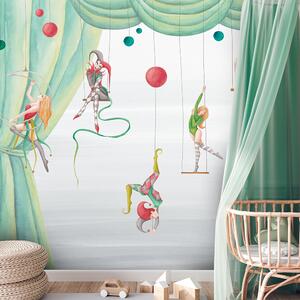 Gario Fotótapéta Cirkuszi akrobaták és egy zöld függöny Anyag: Vlies, Méret: 300 x 210 cm