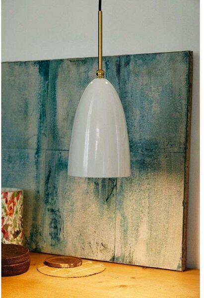 Gräshoppa Függőlámpa Glossy Alabaster White/Brass - GUBI