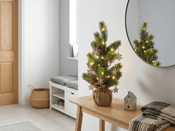 Műfenyő LITTLE SPRUCE LED világítással, 37 cm