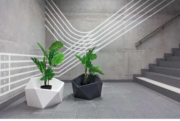 Designer virágcserép MONUMO VESARI fehér