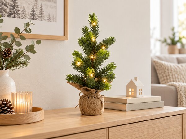 Műfenyő LITTLE SPRUCE LED világítással, 37 cm