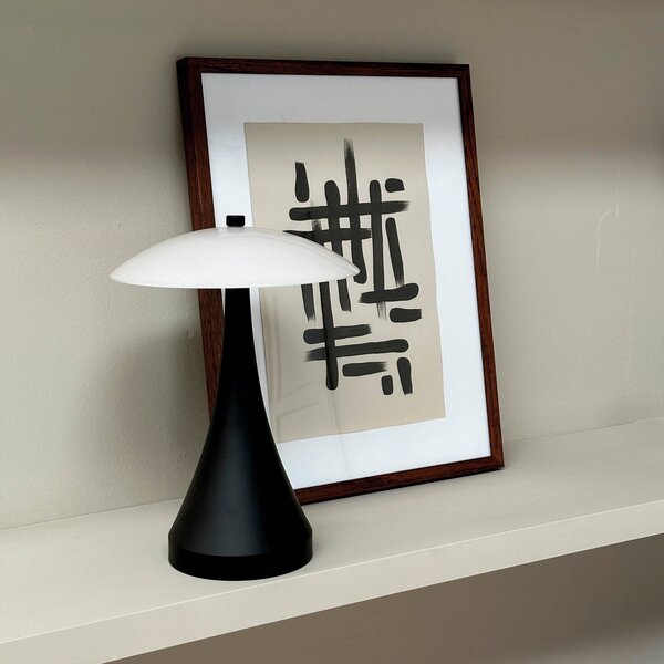 Asztali lámpa Dyberg Larsen, Vienna, dimmable, Fekete, Nappali, Fém, Dizájn