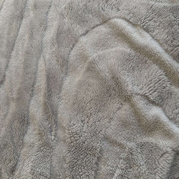 Luxus báránytakaró világosszürke mikroplüssből 150x200cm TiaHome