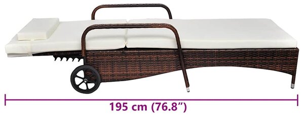 Barna polyrattan napozóágy párnával és kerekekkel