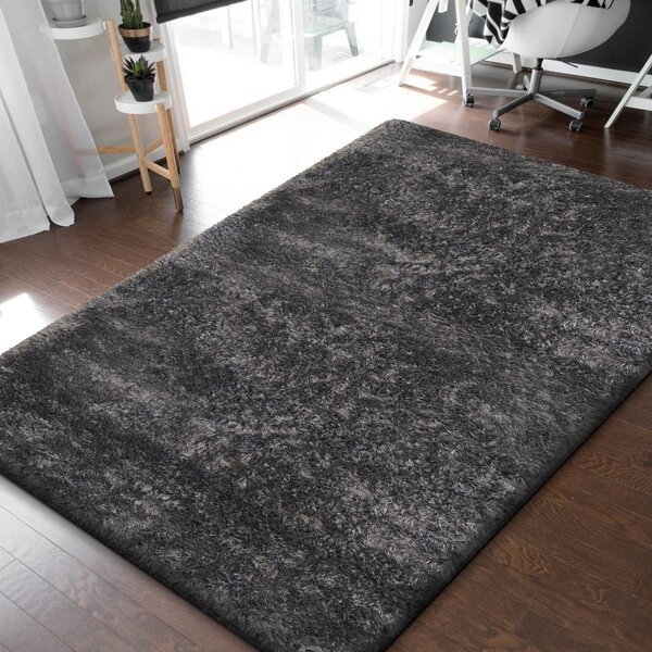 Gyönyörű bozontos szőnyeg divatos sötétszürke színben Szélesség: 80 cm | Hossz: 150 cm