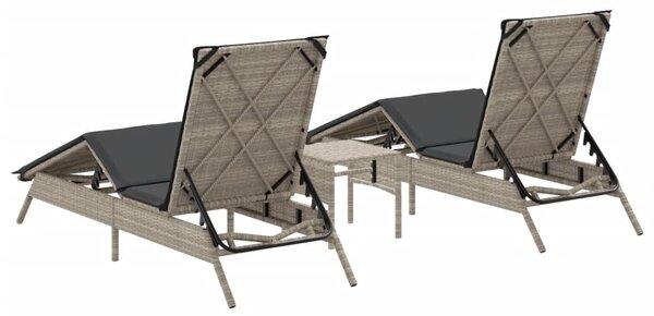 2 db világosszürke polyrattan napozóágy asztallal