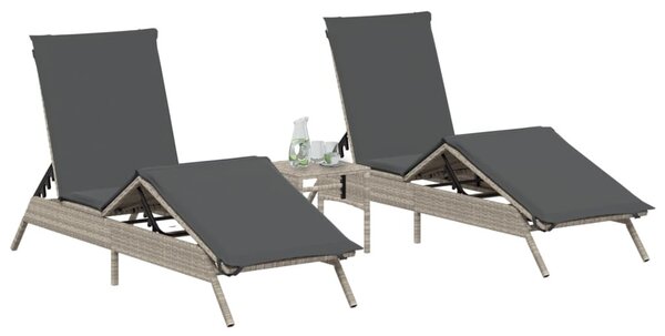 2 db világosszürke polyrattan napozóágy asztallal