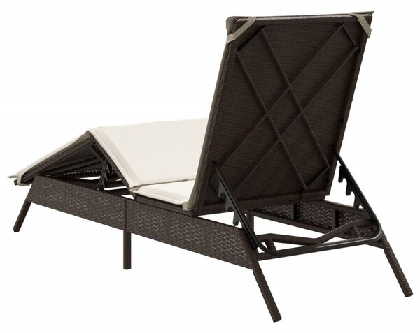 Barna polyrattan napozóágy párnával