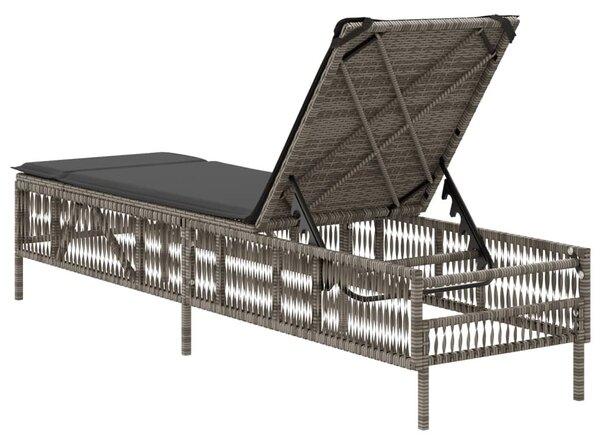 Szürke polyrattan napozóágy párnával