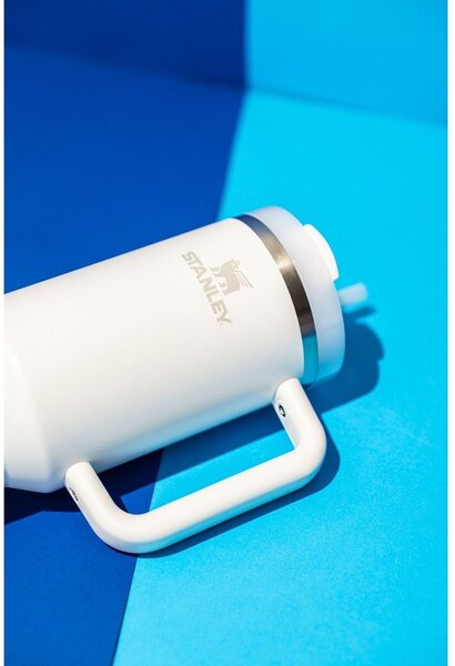 Fehér rozsdamentes acél termosz szívószállal 1,18 l Quencher H2.0 FlowState Tumbler Frost – Stanley