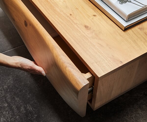 DELIFE Dohányzóasztal New Live-Edge 115x60 cm akác természetes 2 fiók 1 rekesz lebegő fém láb fekete
