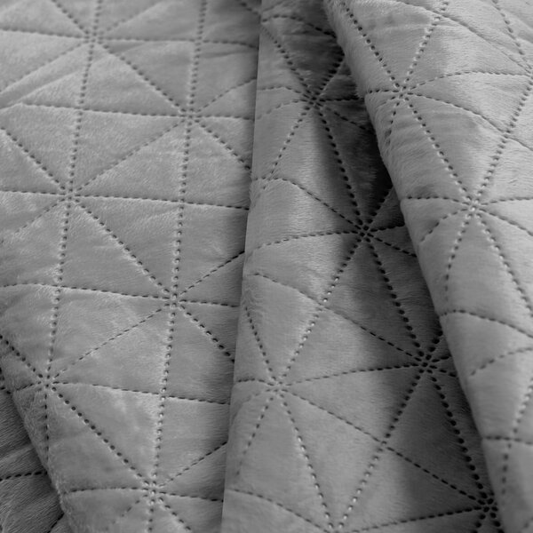 Világosszürke bársony steppelt ágytakaró 170x210 cm Laila – AmeliaHome