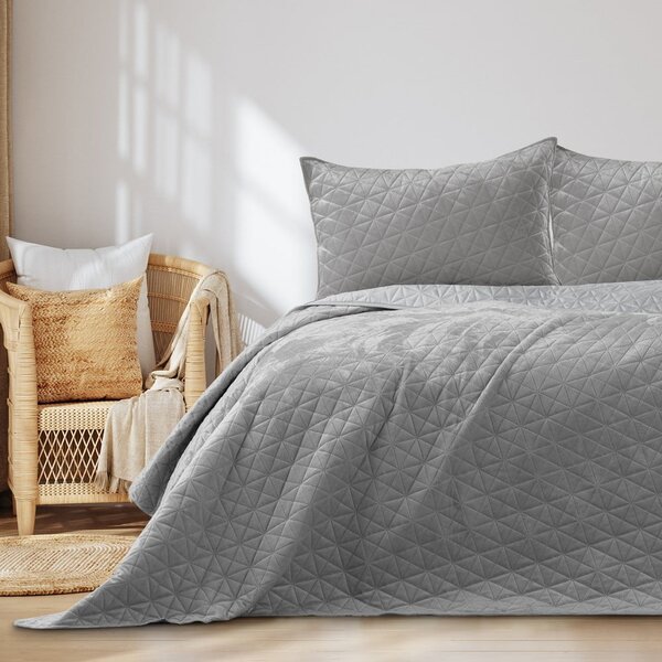 Világosszürke bársony steppelt ágytakaró 170x210 cm Laila – AmeliaHome