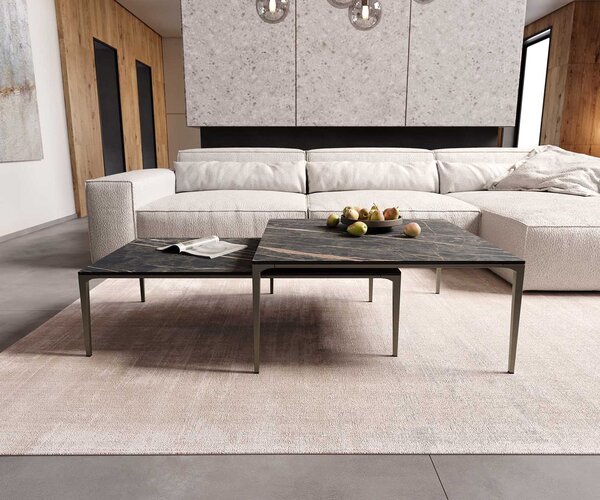 DELIFE Dohányzóasztal Levente 110x60 cm Laminam® kerámia Noir Desir barna fém láb titán színű