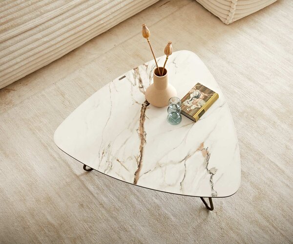 DELIFE Dohányzóasztal Ekrem 88x85 cm kerámia Calacatta Luxe fehér arany szürke hajlított láb kerek fém titán effekt felület