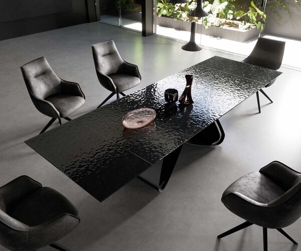 DELIFE Étkezőasztal Edge 200-300x100 domborított üveg füstfekete 3D design W alakú láb fekete kihúzható