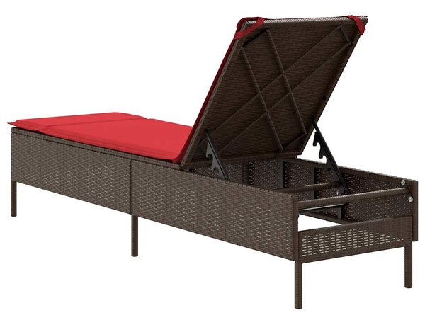 Barna polyrattan napozóágy párnával