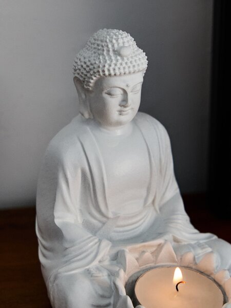 Sinsay - Tealight gyertyatartó Buddha-figurával - fehér