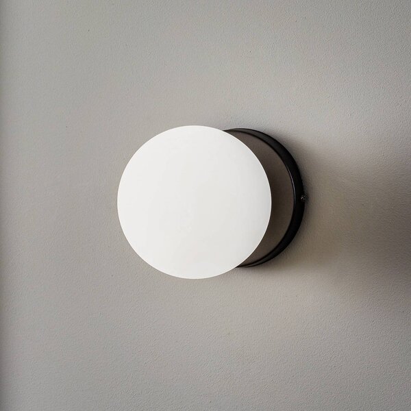 EMIBIG LIGHTING Kiba fali lámpa, fekete/arany, lámpabúra üveggömb, dimmelhető, Fekete, Nappali / Étkező, Üveg, Modern