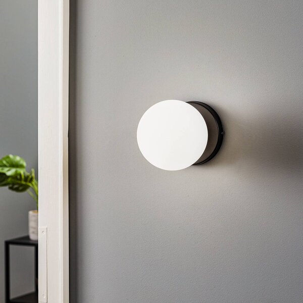 EMIBIG LIGHTING Kiba fali lámpa, fekete/arany, lámpabúra üveggömb, dimmelhető, Fekete, Nappali / Étkező, Üveg, Modern
