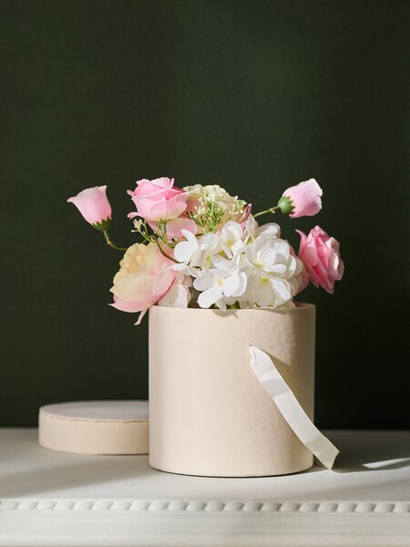 Sinsay - Kerek dekoratív flower box fogantyúval - krémszínű