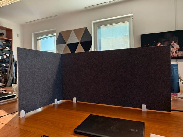 Bilnora asztal elválasztó oldalsó paraván 60x60x1.2cm - 14 sötét szűrke , L Clip