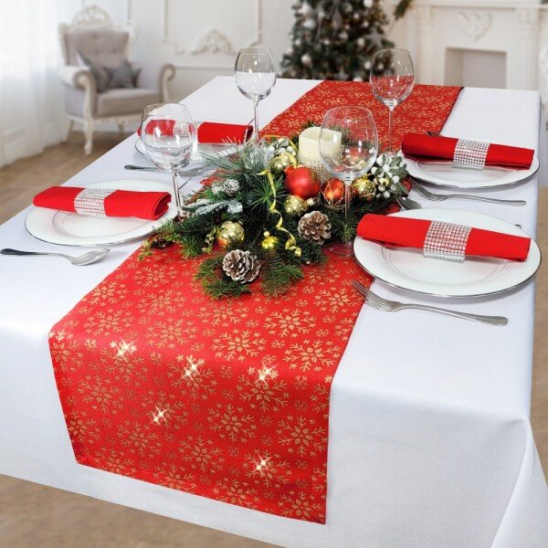 Piros karácsonyi asztali futó arany pelyhekkel Merry Christmas