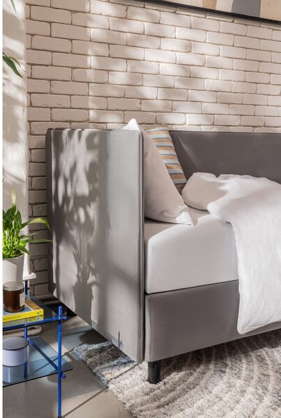 Szürke kárpitozott ágyneműtartós egyszemélyes ágy matraccal 120x200 cm Avela – Bonami Selection