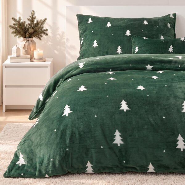 Goldea karácsonyi mikroplüss ágyneműhuzat deluxe - fehér fák sötétzöld alapon 220 x 200 és 2db 70 x 90 cm