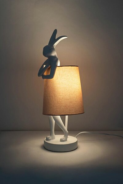KARE Design Rabbit Asztali Lámpa Fehér Polirezin Rózsaszín Vászon Ernyővel